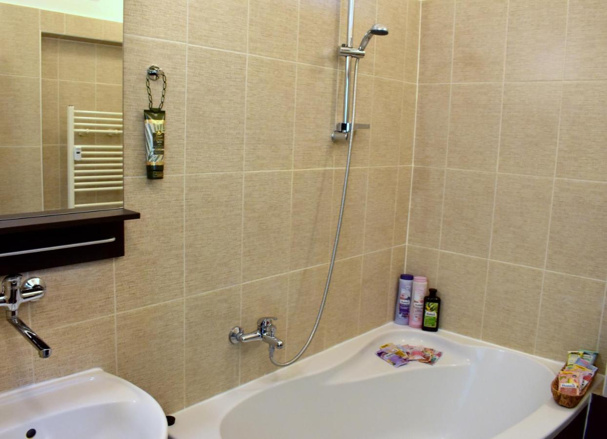 Wellness Apartments Florenc Praag Buitenkant foto